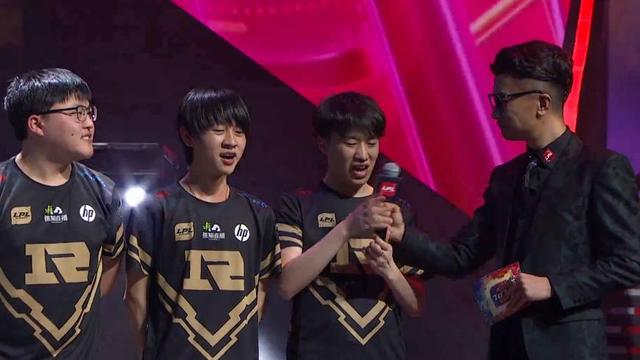 围绕真相与 围绕真相与